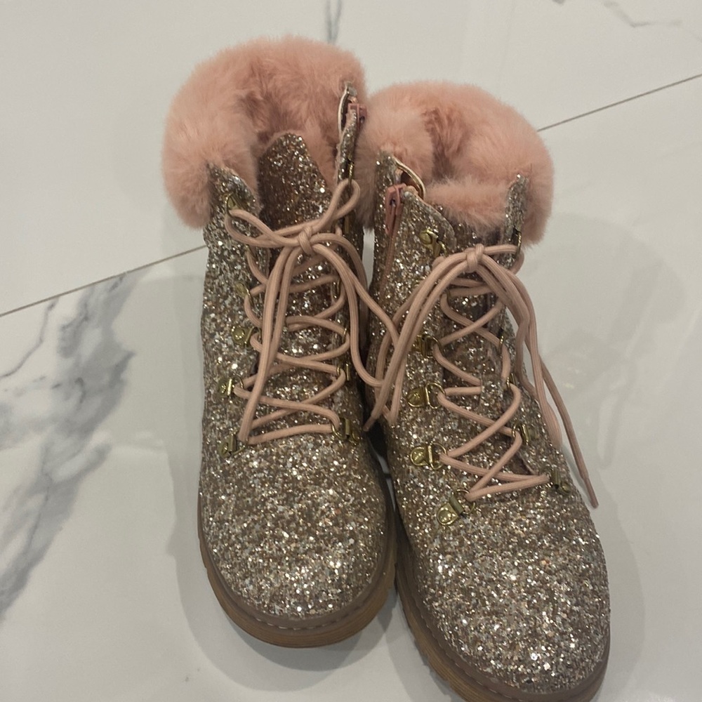 California Colors fluffy boots